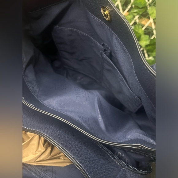 Jones New York Signature  Pacific Navy Harper Four Poster Satchel🔥 - Picture 8 of 13
